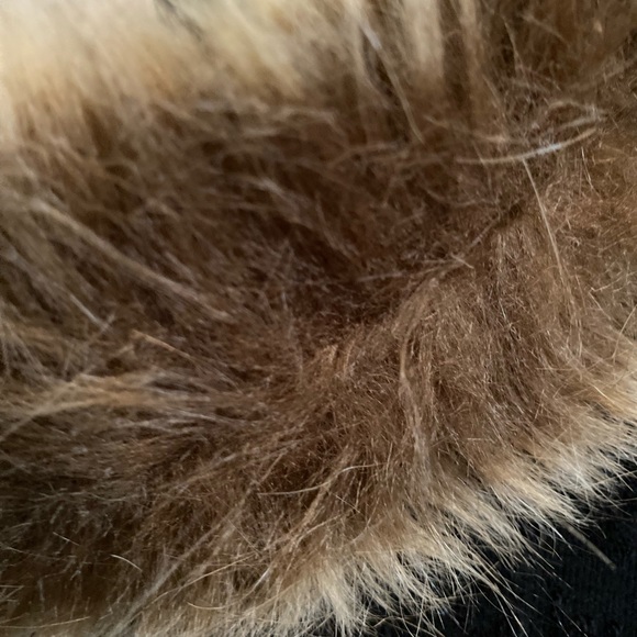 NWT Do anything in love black poncho with faux fur trim, one size - Picture 5 of 10